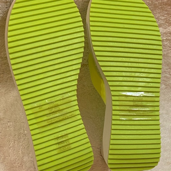 sandals - Picture 7 of 9